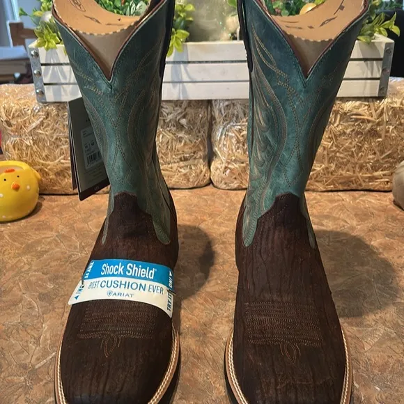 Ariat Men's Western Distressed Leather Boots