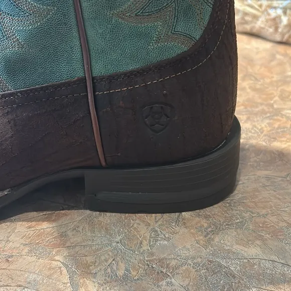 Ariat Men's Western Distressed Leather Boots