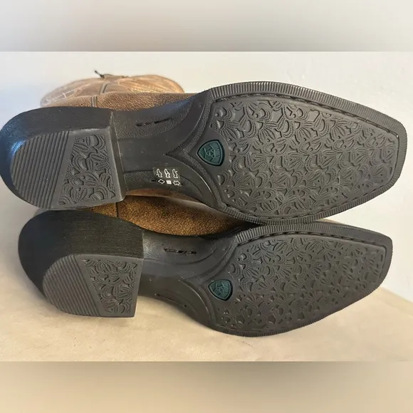 Ariat Round Up Square Toe Western Boot Women’s Healed Cowgirl 🤠 Country Sz 8