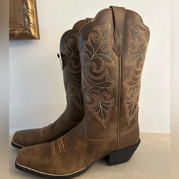 Ariat Round Up Square Toe Western Boot Women’s Healed Cowgirl 🤠 Country Sz 8