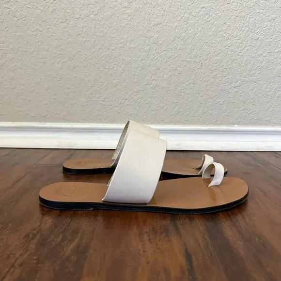ATP Atelier Astrid Toe-Ring Sandals in White Leather