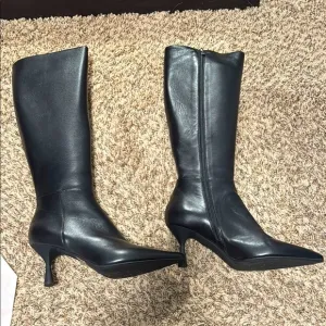 Attilio Giusti Leombruni Black Heeled Boots Classic Design