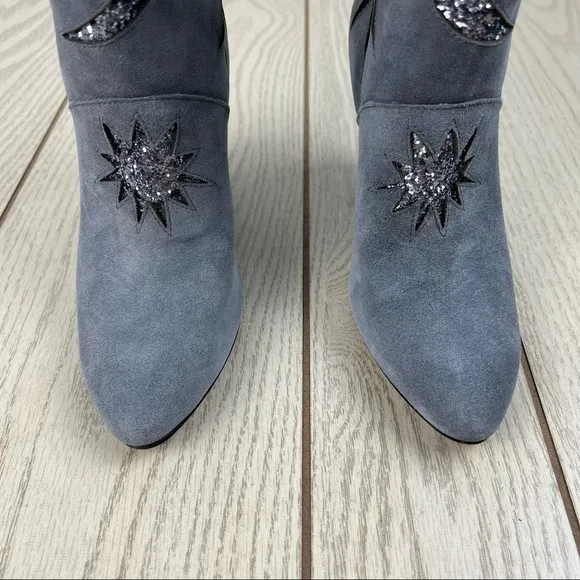 Avec Les Filles A Story Told by Joyce Azria Nikita Star Moon Boots 6M Gray