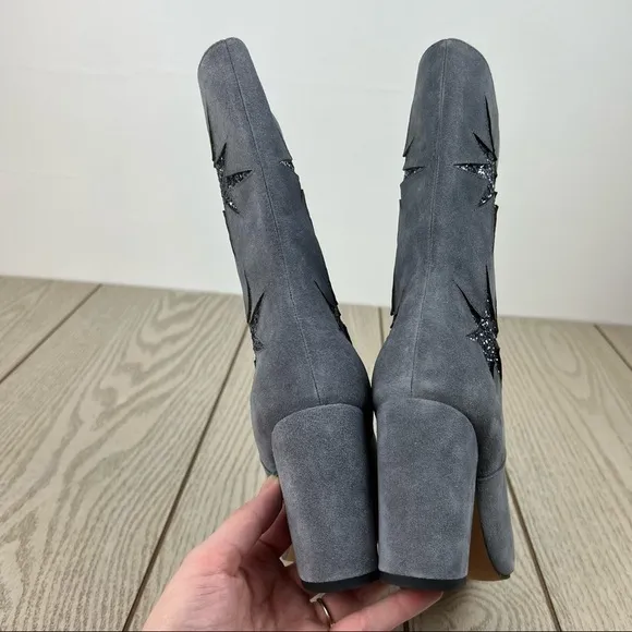 Avec Les Filles A Story Told by Joyce Azria Nikita Star Moon Boots 6M Gray