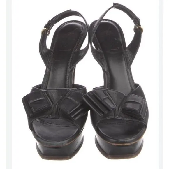 Awesome Yves Saint Laurent Leather Slingback Sandals, YSL