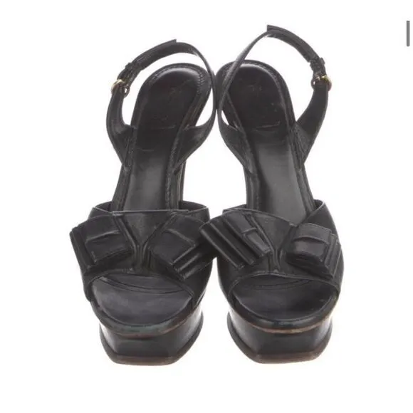 Awesome Yves Saint Laurent Leather Slingback Sandals, YSL