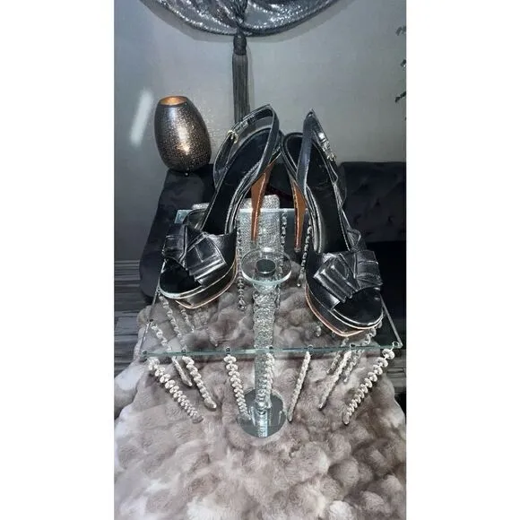 Awesome Yves Saint Laurent Leather Slingback Sandals, YSL