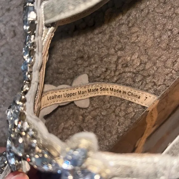 BADGLEY MISCHKA Cara II Crystal Embellished Flat Sandal Rhinestone Bling 7