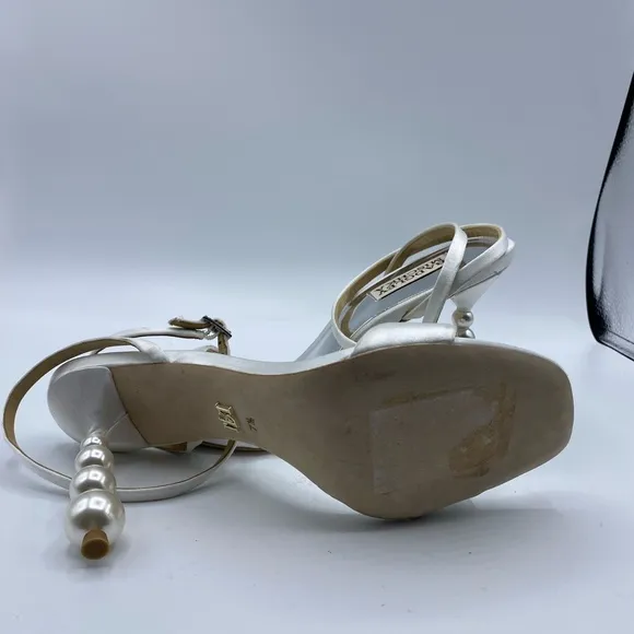 Badgley Mischka IvettePearl Stiletto Heel‎ Sandals