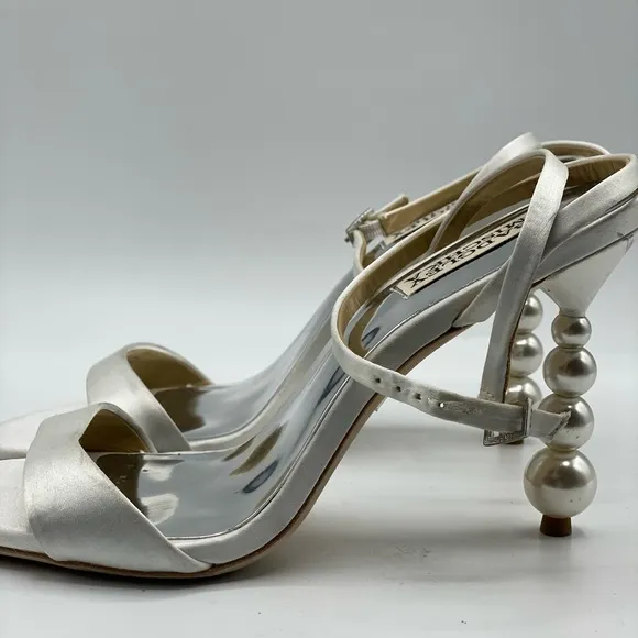 Badgley Mischka IvettePearl Stiletto Heel‎ Sandals