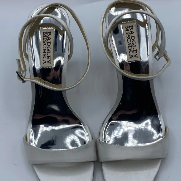 Badgley Mischka IvettePearl Stiletto Heel‎ Sandals