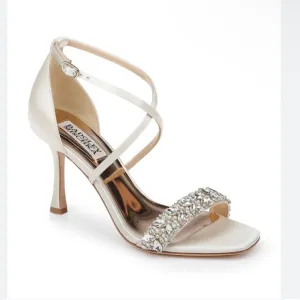 BADGLEY MISCHKA NALA Curvy Stiletto heel ivory satin embellished size 7.5