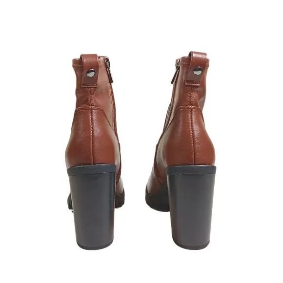 BCBGeneration Pella Boots Womens 8 Brown Lug Sole Zip Ankle Booties New