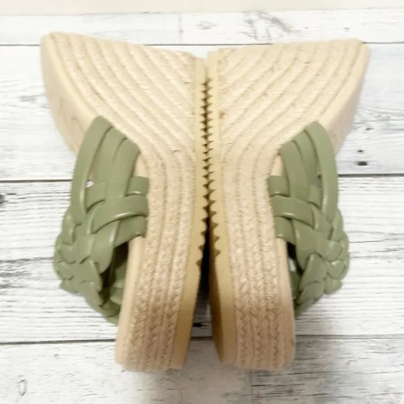 Beach by Matissa NEW Matisse Beach Wedge Sandels Green Size 7