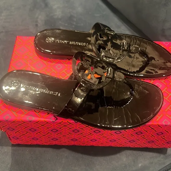 Beautiful, comfortable Tory Burch Miller Patent leather sandals