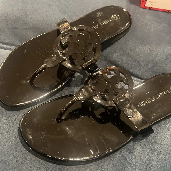 Beautiful, comfortable Tory Burch Miller Patent leather sandals
