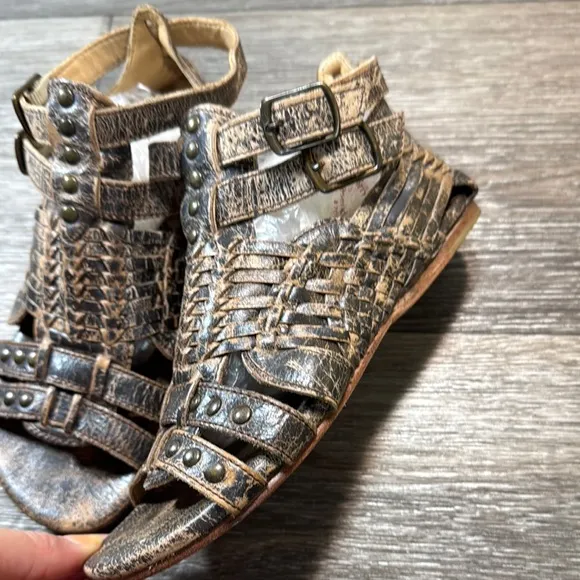 Bed Stu leather  Sandals with Buckles woman’s size 6B (b86)