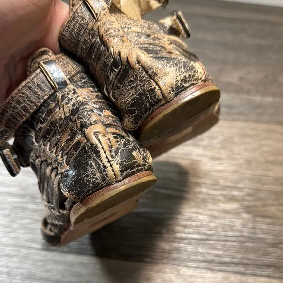 Bed Stu leather  Sandals with Buckles woman’s size 6B (b86)
