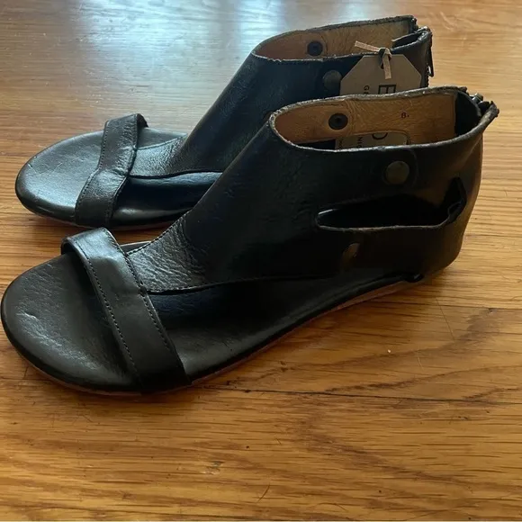 Bed Stu Soto black leather sandals NWT