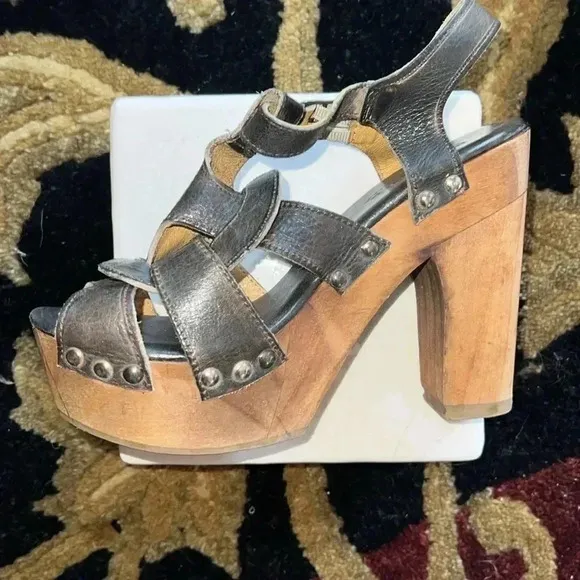 Bed Stu Women’s Distressed Black Leather Platform Sandals 7.5