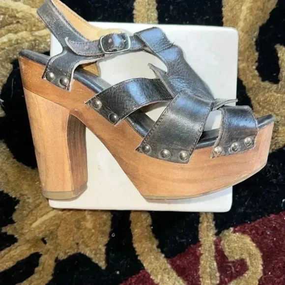 Bed Stu Women’s Distressed Black Leather Platform Sandals 7.5