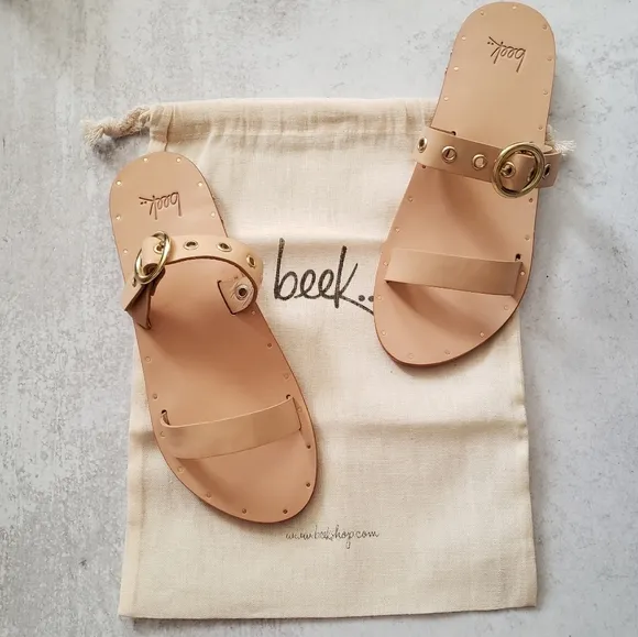 Beek Maleo Leather Slip On Sandals Sz 10 Sand Tan Buckle Slides Summer