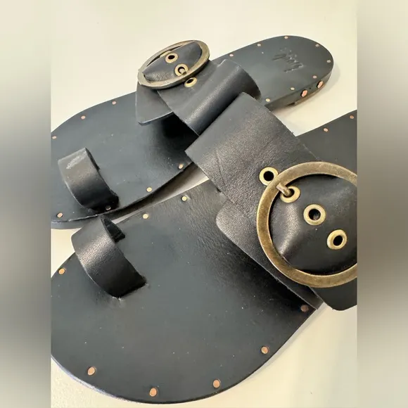 Beek Swift Ring Loop Buckle Gold Black Studded All Leather Sandals Women 7