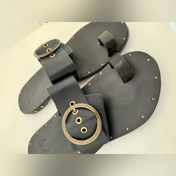 Beek Swift Ring Loop Buckle Gold Black Studded All Leather Sandals Women 7
