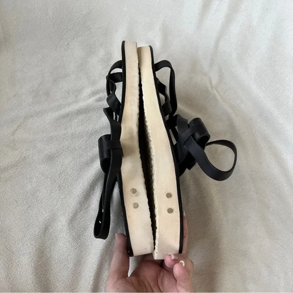beek Wigeon Leather Toe-Ring Sandals Worn Once Size 10