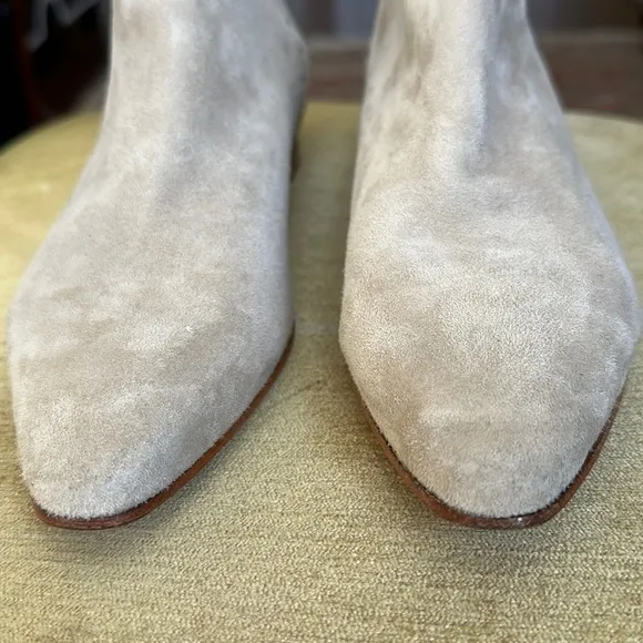 Bells &amp; Becks The Beatricia Beige Suede Ankle Boots Pointed Toe Size 7.5