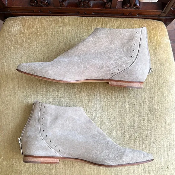 Bells &amp; Becks The Beatricia Beige Suede Ankle Boots Pointed Toe Size 7.5