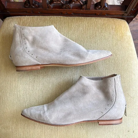 Bells &amp; Becks The Beatricia Beige Suede Ankle Boots Pointed Toe Size 7.5