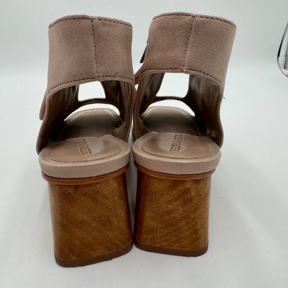 Bernardo Leather or Suede Heeled Sandals - Lizzie Woman’s tan nude size 7.5