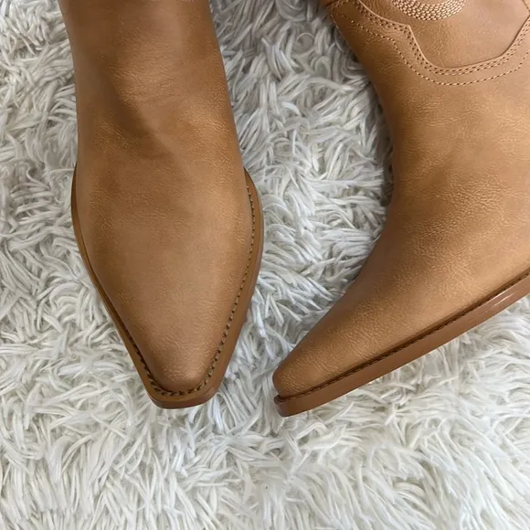 Billini Danilo Western Boots in Camel Brown