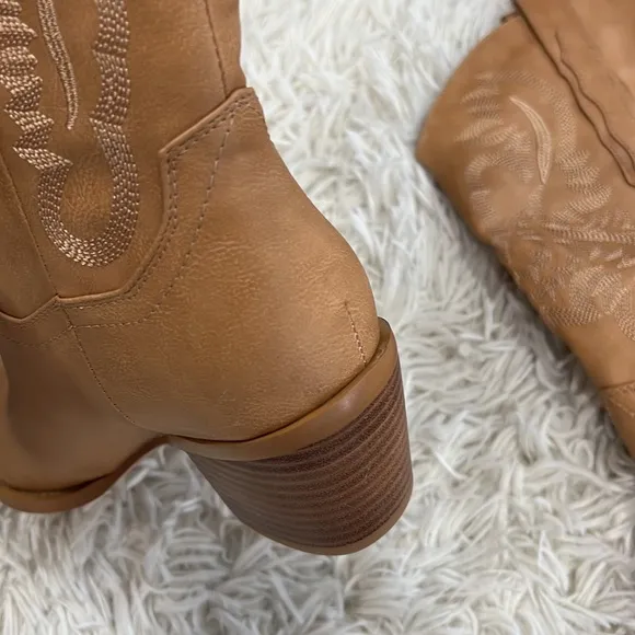 Billini Danilo Western Boots in Camel Brown