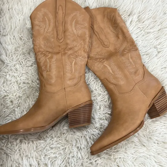 Billini Danilo Western Boots in Camel Brown