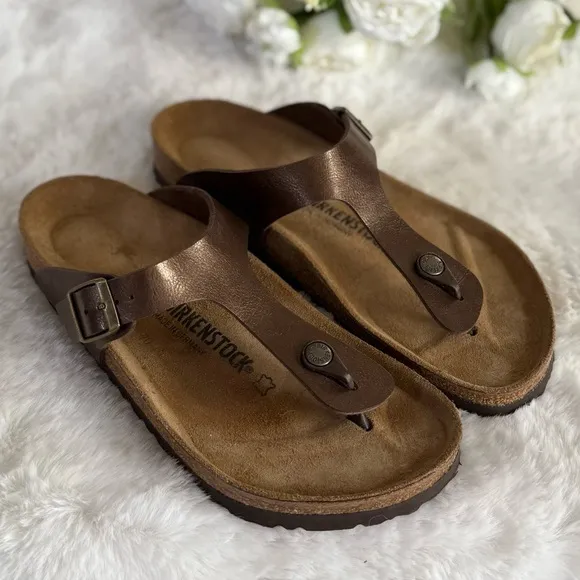 BIRKENSTOCK 41 Gizeh Toe Post Sandals Bronze Golden Brown Toffee • Metallic