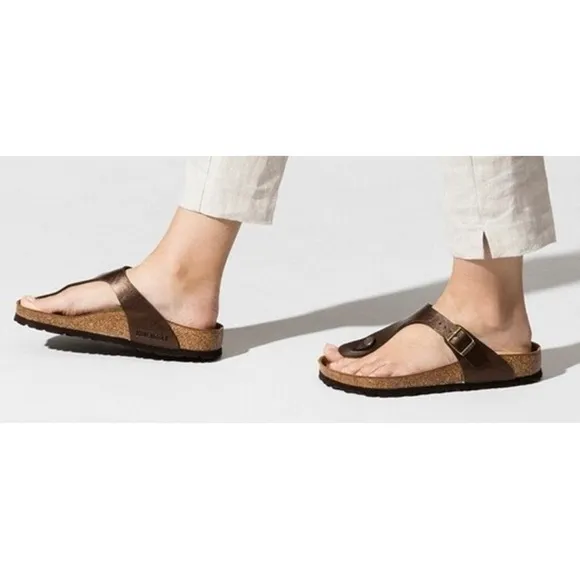 BIRKENSTOCK 41 Gizeh Toe Post Sandals Bronze Golden Brown Toffee • Metallic