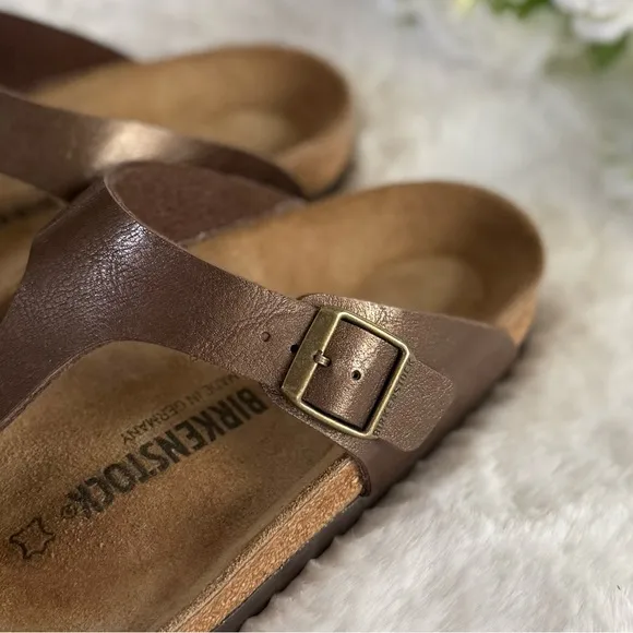 BIRKENSTOCK 41 Gizeh Toe Post Sandals Bronze Golden Brown Toffee • Metallic