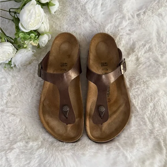 BIRKENSTOCK 41 Gizeh Toe Post Sandals Bronze Golden Brown Toffee • Metallic