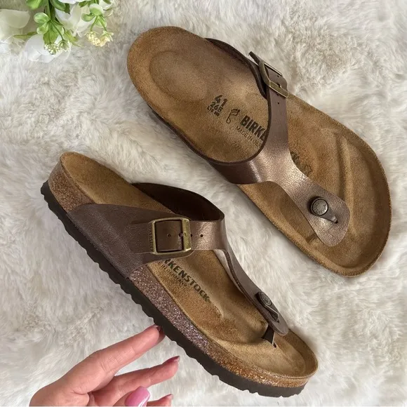 BIRKENSTOCK 41 Gizeh Toe Post Sandals Bronze Golden Brown Toffee • Metallic