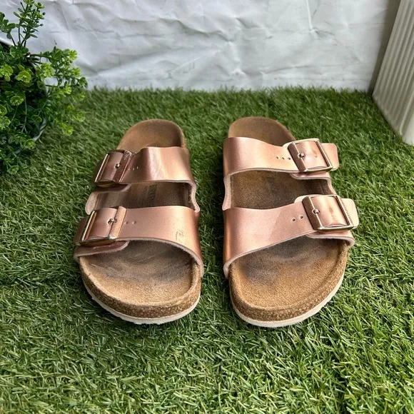 Birkenstock Arizona KidsBirko-Flor- Electric Metallic Copper$59.95 gently used
