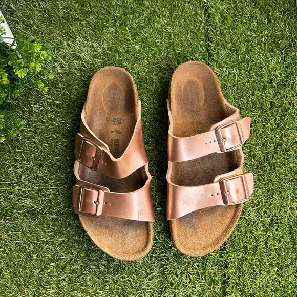 Birkenstock Arizona KidsBirko-Flor- Electric Metallic Copper$59.95 gently used