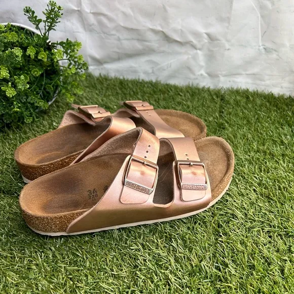 Birkenstock Arizona KidsBirko-Flor- Electric Metallic Copper$59.95 gently used