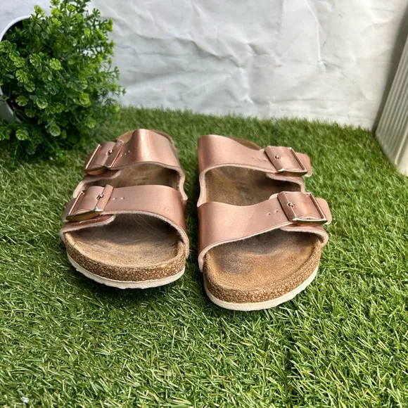 Birkenstock Arizona KidsBirko-Flor- Electric Metallic Copper$59.95 gently used