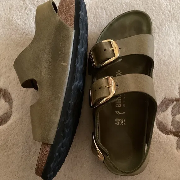 BIRKENSTOCK OILED LEATHER BIG BUKLE OLIVE SANDALS SIZE EU40/US9-9.5