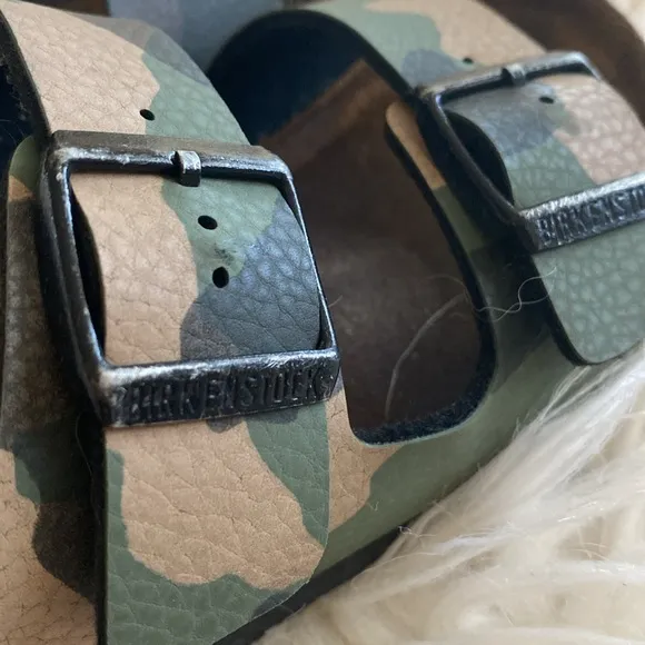 BIRKENSTOCK slip sandals
