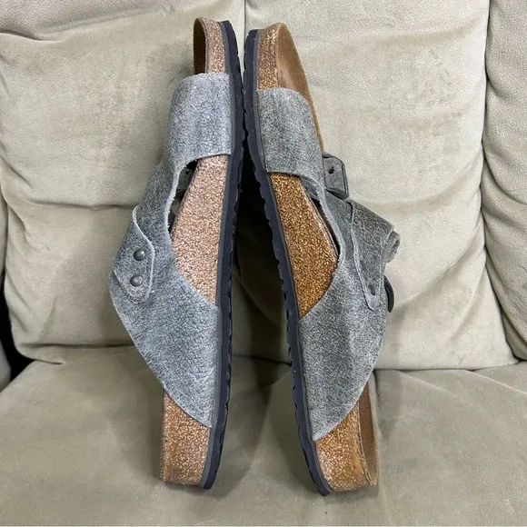 Birki’s Birkenstocks gray leather sandals 11