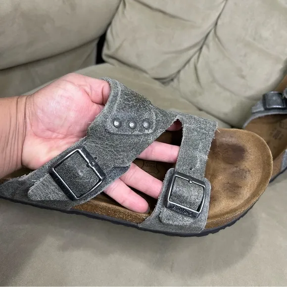 Birki’s Birkenstocks gray leather sandals 11