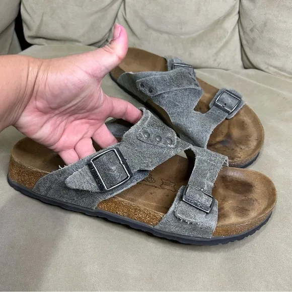 Birki’s Birkenstocks gray leather sandals 11